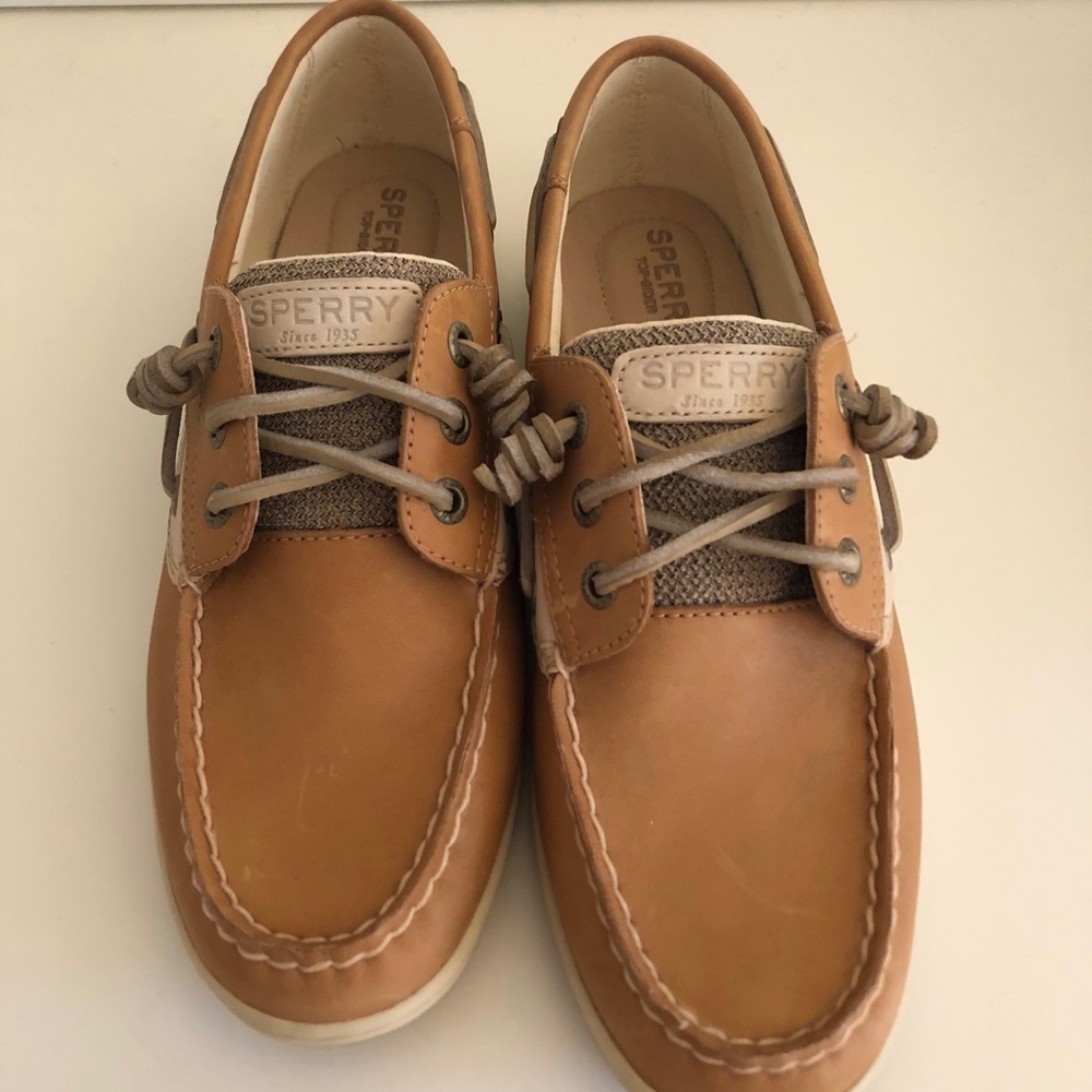 NEVER WORN Women’s Boathouse Sperrys